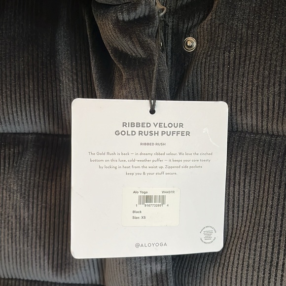Alo Yoga Ribbed Velour Gold Rush Puffer - Picture 9 of 10